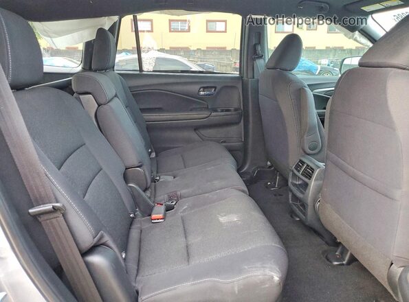 5FNYF7H2XMB007948 2021 HONDA PASSPORT Silver Widok wnętrza z tyłu