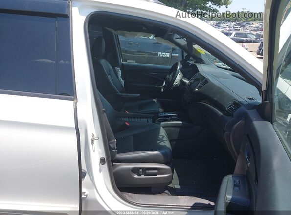 5FNYF8H04KB003511 2019 HONDA PASSPORT White Widok wnętrza z przodu