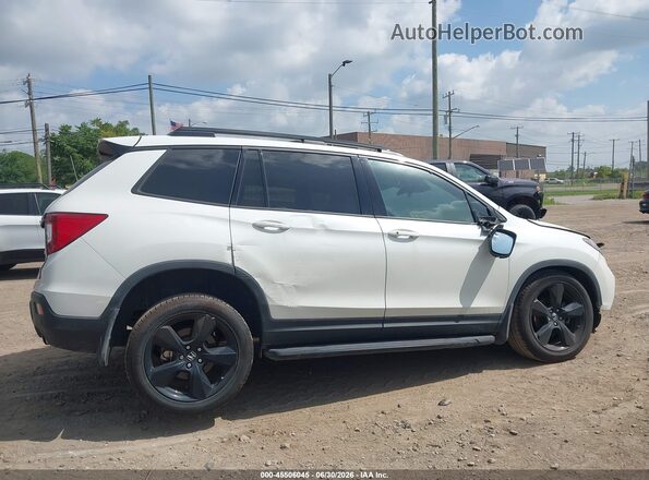 5FNYF8H08KB001521 2019 HONDA PASSPORT White Rear interior view