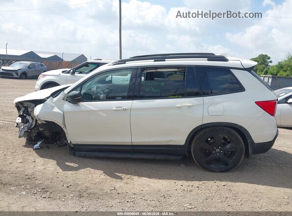 5FNYF8H08KB001521 2019 HONDA PASSPORT White 360 interior view