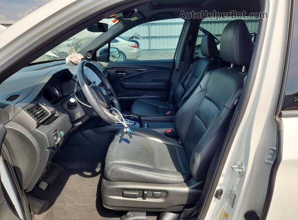 5FNYF8H08MB014725 2021 HONDA PASSPORT White Vista interior delantera