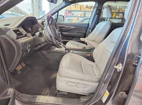5FNYF8H50KB013609 2019 HONDA PASSPORT Серый Вид салона спереди