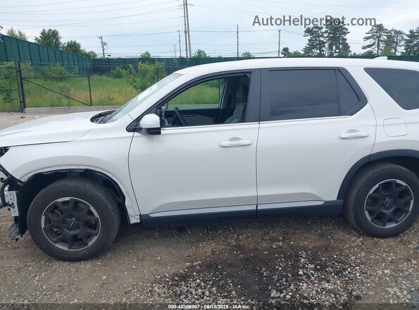5FNYG1H40SB070484 2025 HONDA PILOT White 360 interior view