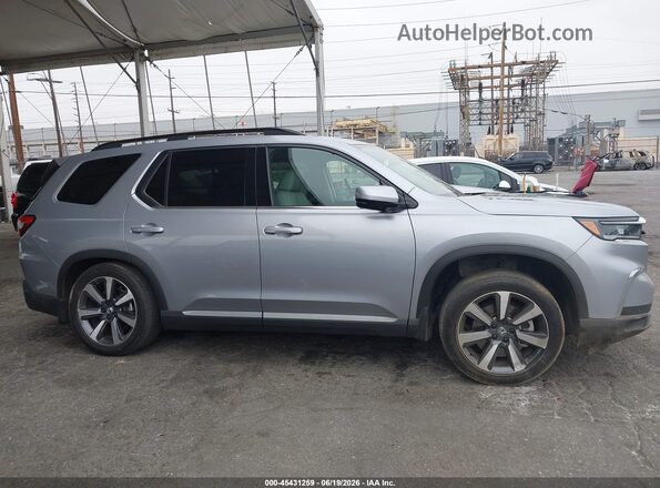 5FNYG1H73SB067850 2025 HONDA PILOT Silver Սալոնի հետևի տեսք