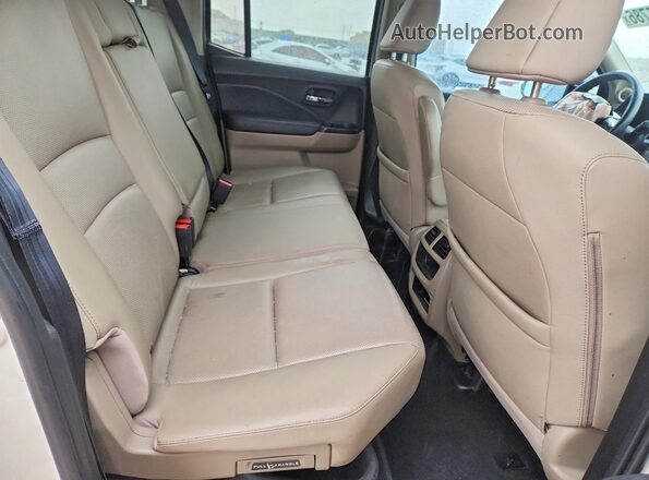 5FPYK2F59HB005567 2017 HONDA RIDGELINE Белый Вид задних сидений