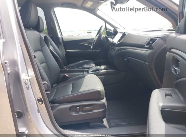 5FPYK3F50PB044018 2023 HONDA RIDGELINE Silver Front interior view