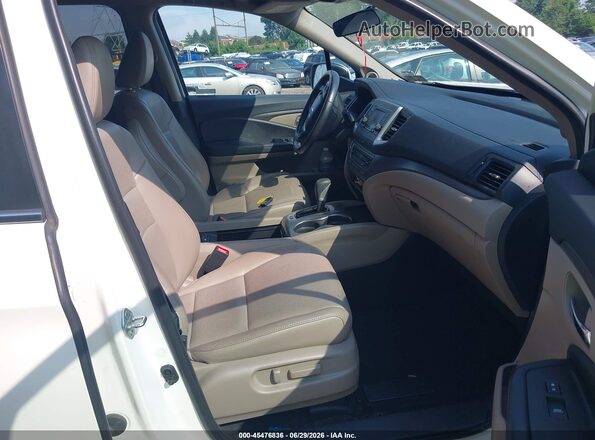 5FPYK3F58KB016234 2019 HONDA RIDGELINE White Front interior view
