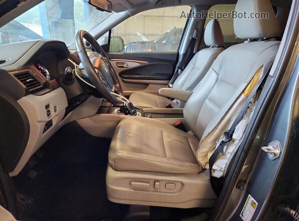 5FPYK3F65JB001424 2018 HONDA RIDGELINE Gray Вид салону спереду