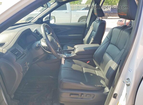 5FPYK3F69RB026595 2024 HONDA RIDGELINE White Front interior view