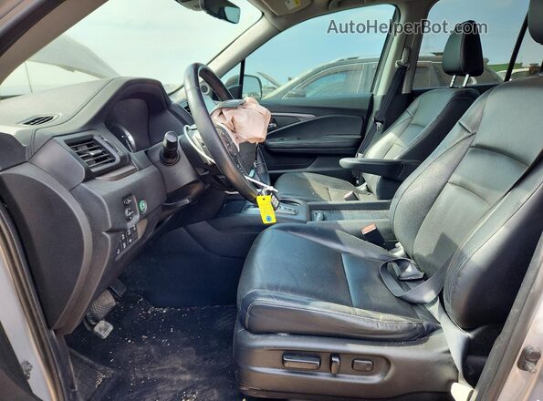 5FPYK3F72PB026038 2023 HONDA RIDGELINE Silver წინა სალონის ხედი