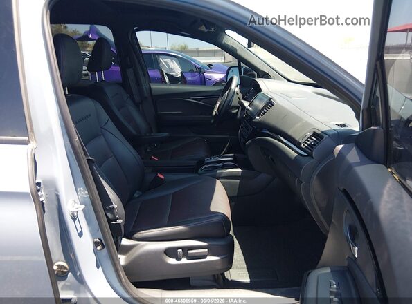 5FPYK3F80PB050749 2023 HONDA RIDGELINE Light Blue Front interior view