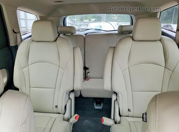 5GAERBKW6MJ129368 2021 BUICK ENCLAVE Red Widok tylnych siedzeń