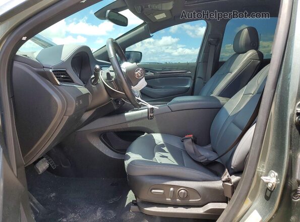 5GAERBKW6PJ224145 2023 BUICK ENCLAVE Зеленый Вид салона спереди