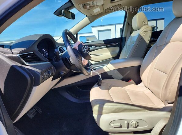 5GAERCKW2JJ133743 2018 BUICK ENCLAVE White Вид салону спереду
