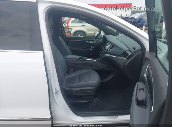 5GAERCKW3RJ135318 2024 BUICK ENCLAVE White Front interior view
