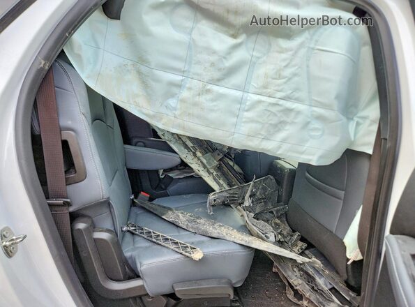 5GAEVBKWXRJ102984 2024 BUICK ENCLAVE White Rear interior view