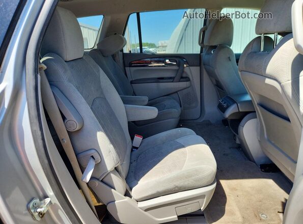 5GAKRAKDXHJ277458 2017 BUICK ENCLAVE Silver Rear interior view