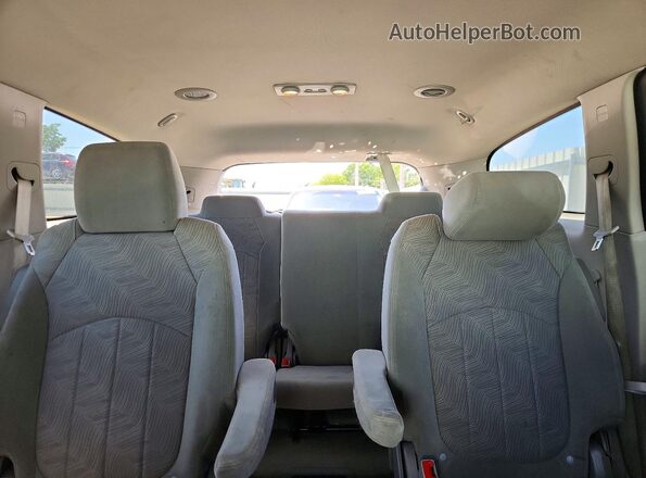 5GAKRAKDXHJ277458 2017 BUICK ENCLAVE Silver Rear seats view