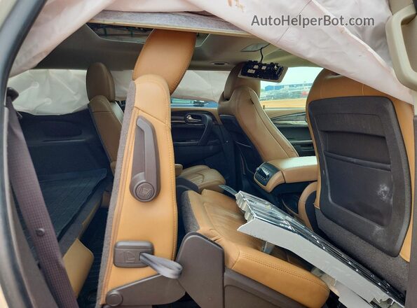 5GAKRBKD2HJ242807 2017 BUICK ENCLAVE Cream Սալոնի հետևի տեսք