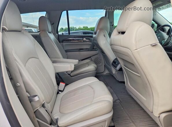 5GAKRBKD5GJ244520 2016 BUICK ENCLAVE White Widok wnętrza z tyłu