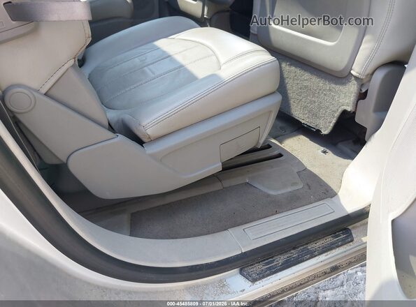 5GAKVBKD1GJ218539 2016 BUICK ENCLAVE Silver Widok z przodu