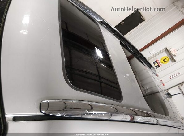 5GAKVBKD5HJ143975 2017 BUICK ENCLAVE Silver 