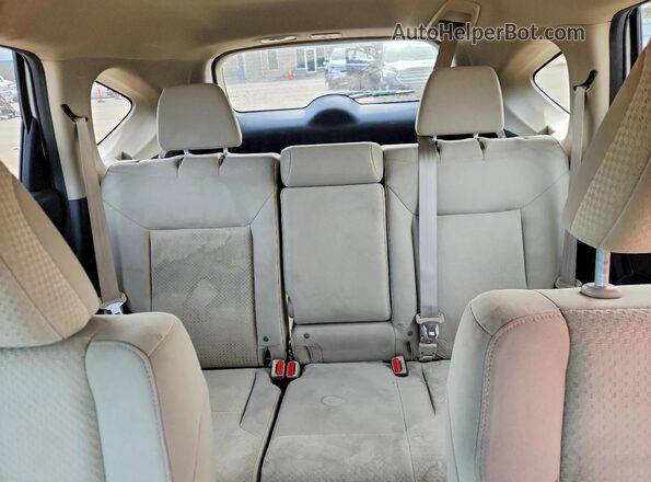 5J6RM4H33GL138152 2016 HONDA CR-V White Rear seats view