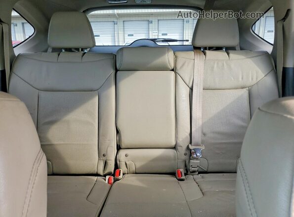 5J6RM4H7XGL008260 2016 HONDA CR-V Blue Rear seats view