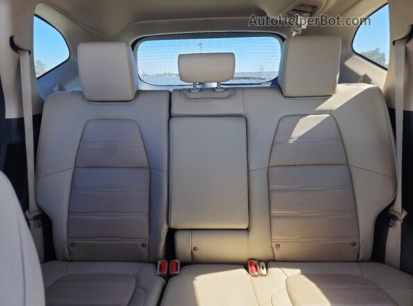 5J6RT6H95NL021575 2022 HONDA CR-V White Widok tylnych siedzeń