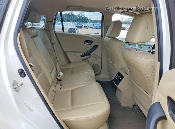 5J8TB3H30GL019603 2016 ACURA RDX White Widok wnętrza z tyłu