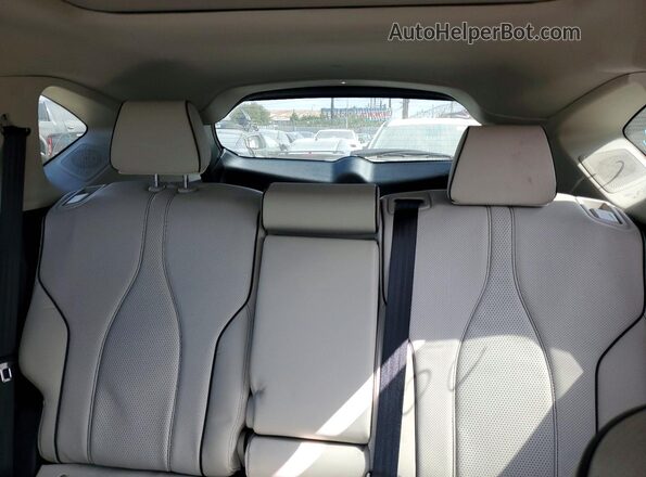 5J8TC2H71TL004791 2026 ACURA RDX White Vista de los asientos traseros