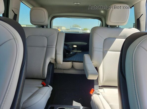 5LM5J6XC6SGL16589 2025 LINCOLN AVIATOR Red Rear seats view