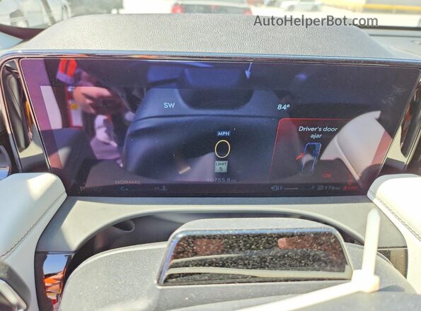 5LM5J6XC6SGL16589 2025 LINCOLN AVIATOR Red Instrument cluster view