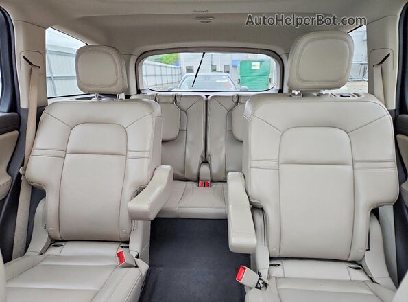 5LM5J6XC8NGL07042 2022 LINCOLN AVIATOR Silver 
