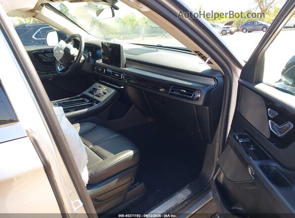 5LM5J6XCXNGL05244 2022 LINCOLN AVIATOR Серебряный Вид салона спереди