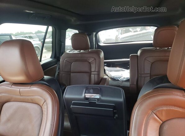 5LM5J7WC1MGL07938 2021 LINCOLN AVIATOR Gray Widok tylnych siedzeń