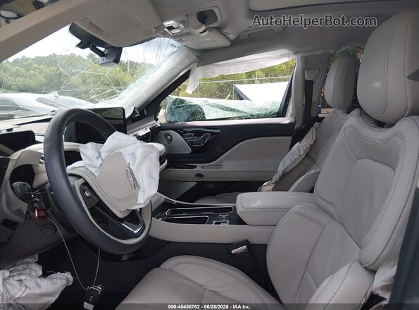 5LM5J7WC3SGL21286 2025 LINCOLN AVIATOR White Front interior view