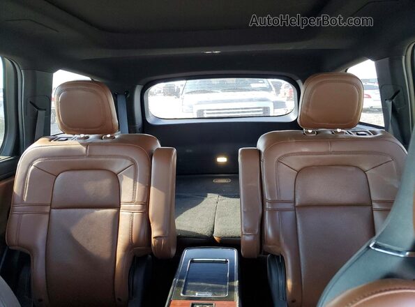 5LM5J7WC6MGL02492 2021 LINCOLN AVIATOR Gray Rear seats view