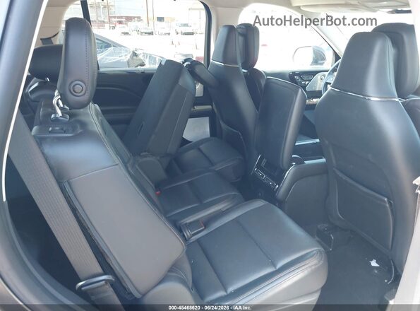 5LM5J7WC9LGL17146 2020 LINCOLN AVIATOR Gray VIN sticker view