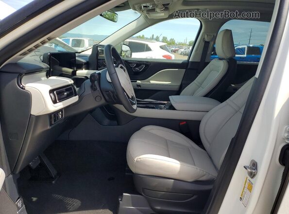 5LM5J7XC0TGL00315 2026 LINCOLN AVIATOR White Front interior view