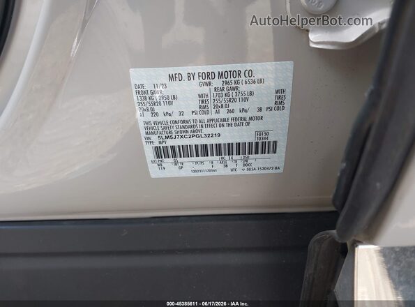 5LM5J7XC2PGL32219 2023 LINCOLN AVIATOR White Widok komory silnika