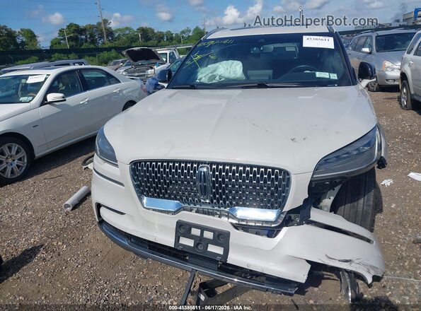 5LM5J7XC2PGL32219 2023 LINCOLN AVIATOR White Widok deski rozdzielczej