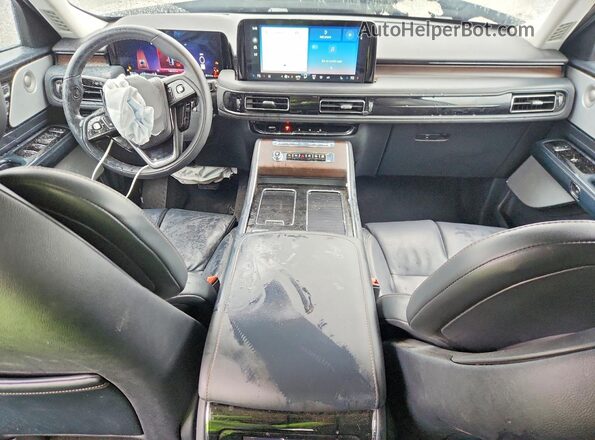5LM5J7XC2SGL17082 2025 LINCOLN AVIATOR Brown Vista del salpicadero