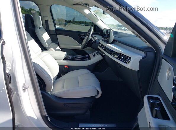 5LM5J7XC2TGL12434 2026 LINCOLN AVIATOR White Widok wnętrza z przodu