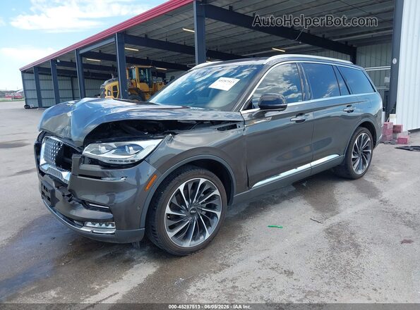 5LM5J7XC3LGL18498 2020 LINCOLN AVIATOR Gray Front left