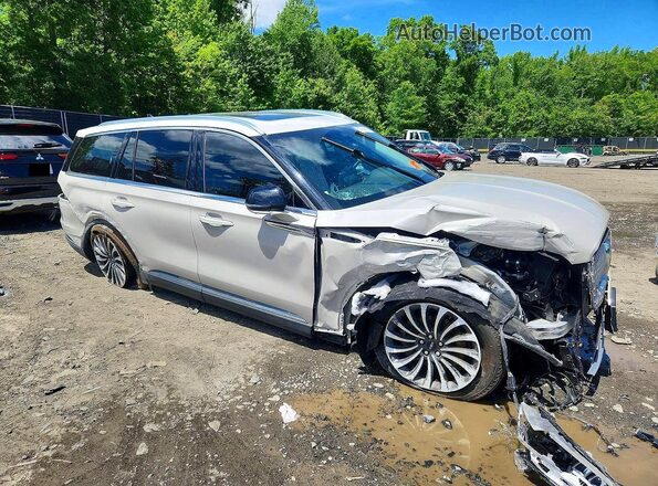 5LM5J7XC4RGL01587 2024 LINCOLN AVIATOR Gray Front right