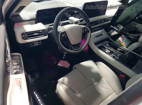 5LM5J7XC4SGL34952 2025 LINCOLN AVIATOR White Dashboard view