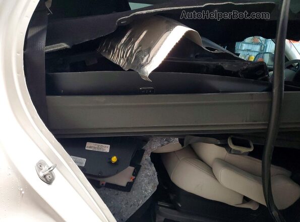 5LM5J7XC4SGL34952 2025 LINCOLN AVIATOR White Rear interior view
