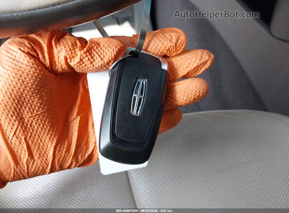 5LM5J7XC5LGL18471 2020 LINCOLN AVIATOR White Vista del salpicadero