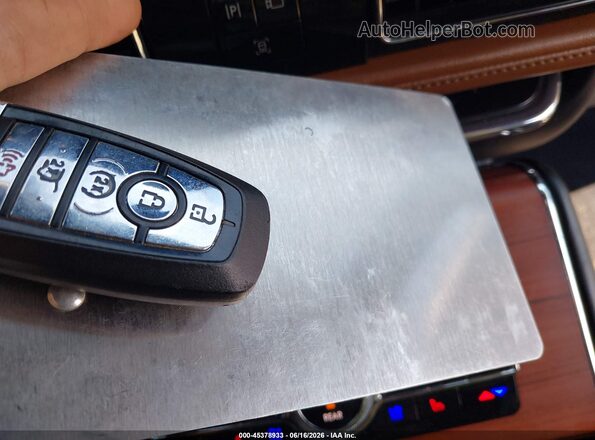 5LM5J7XC5NGL12043 2022 LINCOLN AVIATOR White Dashboard view